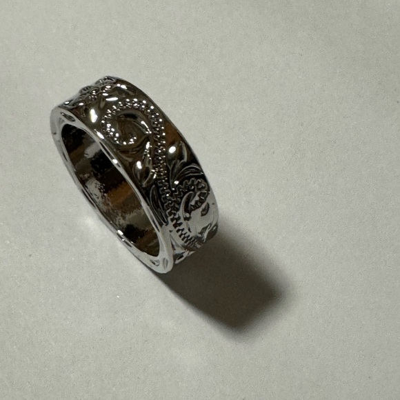 Leaf Filigree Women’s Ring - Picture 2 of 3